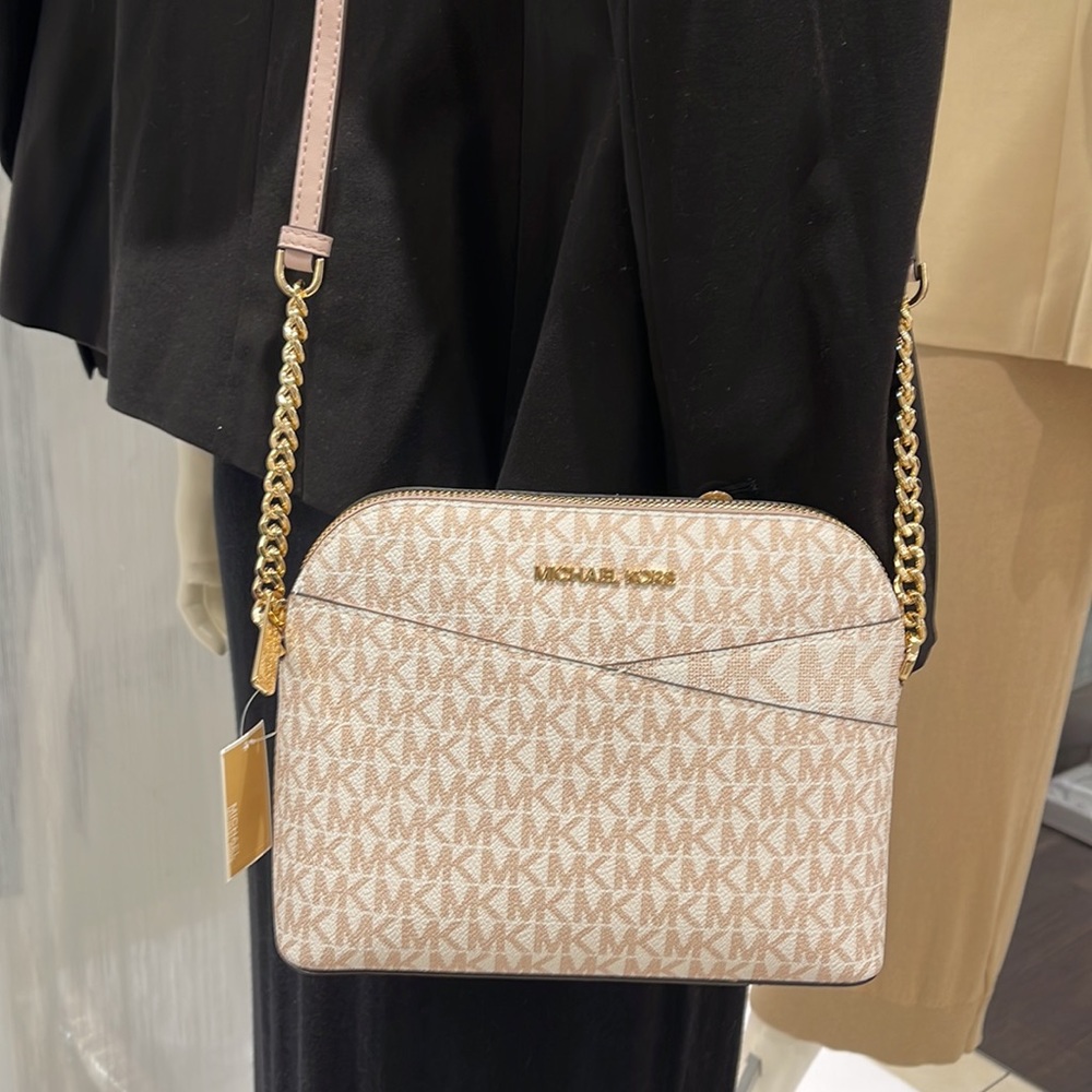 MICHAEL KORS Jet Set Medium Logo Dome Satchel Crossbody
Optic Whit/Rose Gold
NWT - Picture 12 of 16